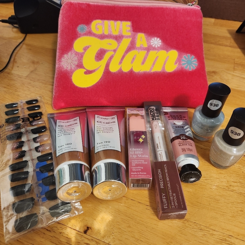 Pink 'Give a Glam' Makeup Bag with Cosmetics